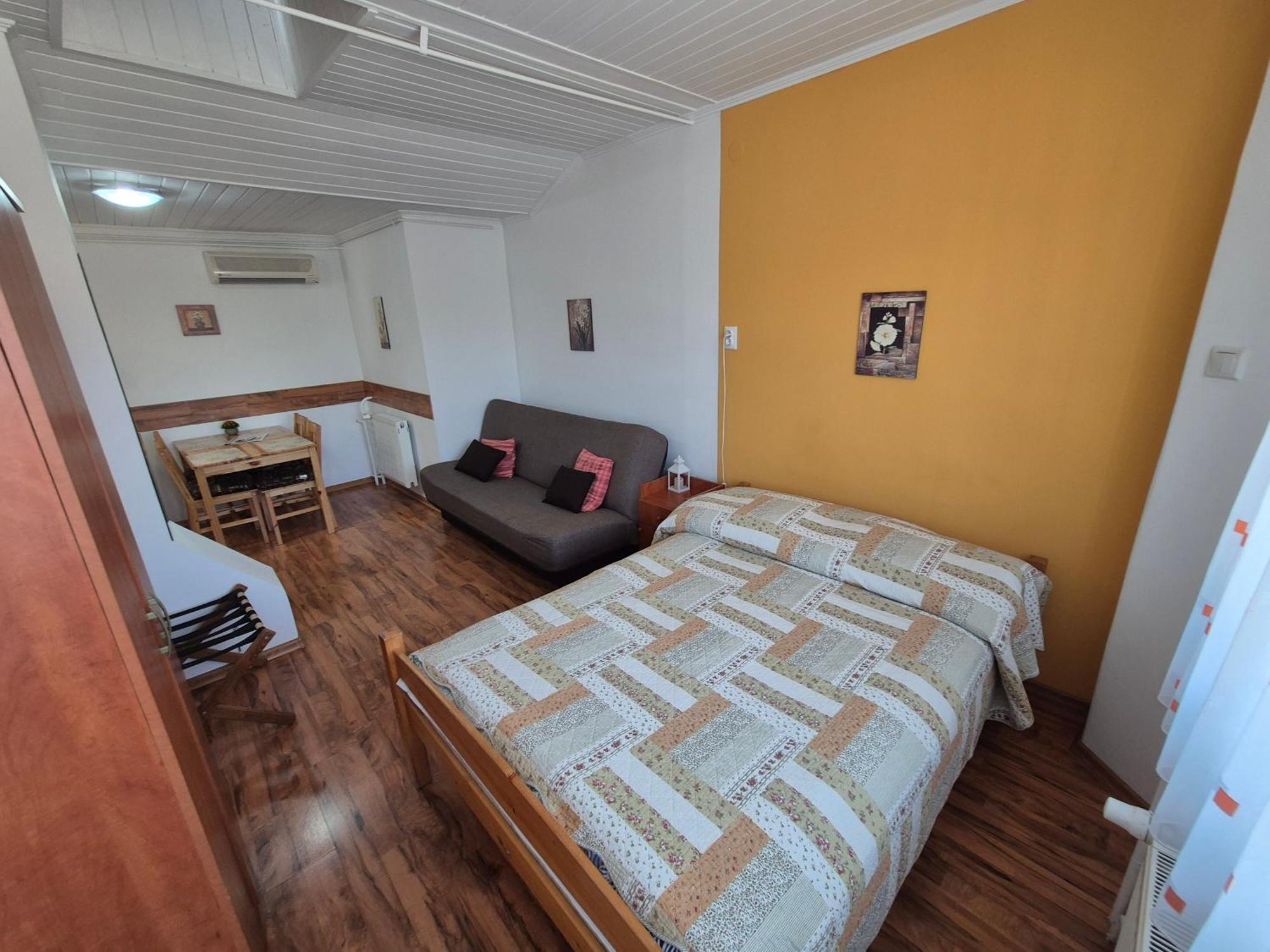 Roxanna Apartman Gyula Dış mekan fotoğraf