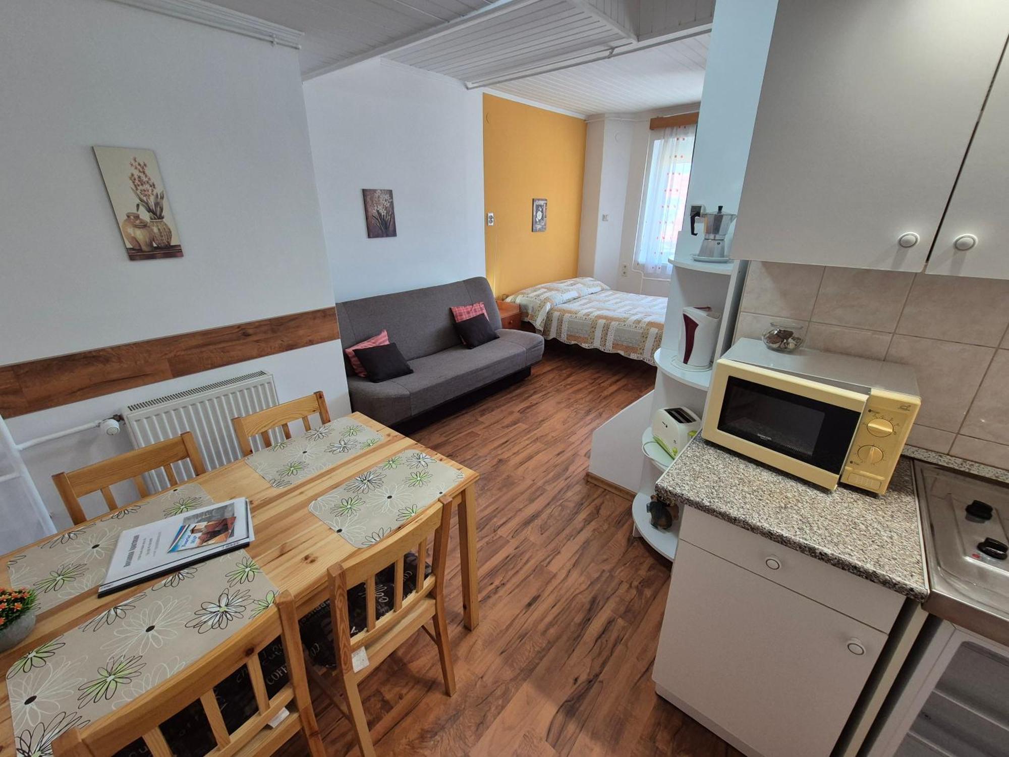 Roxanna Apartman Gyula Dış mekan fotoğraf